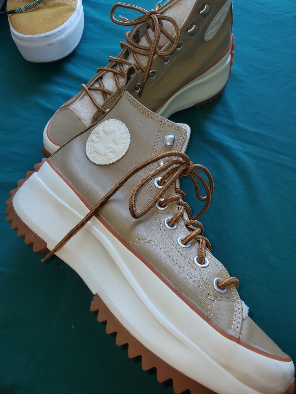 Converse Women's Run Star Hike Sherpa Sneakers - Size 9 US - Picture 4 of 8